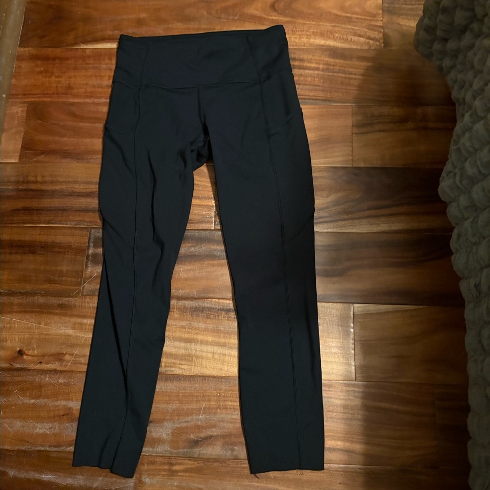 🖤 Lululemon Women’s Black Leggings‎ – Size 6 (0820)